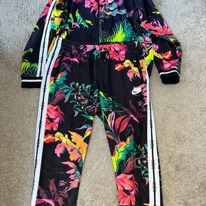 Nike Palm Tree Set (Jacket + Joggers)